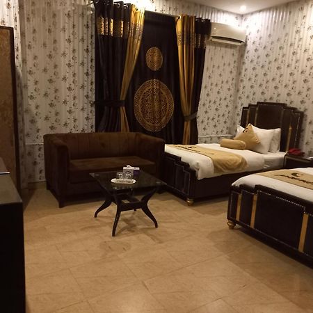 Premier Inn Johar Town Лахор Екстер'єр фото