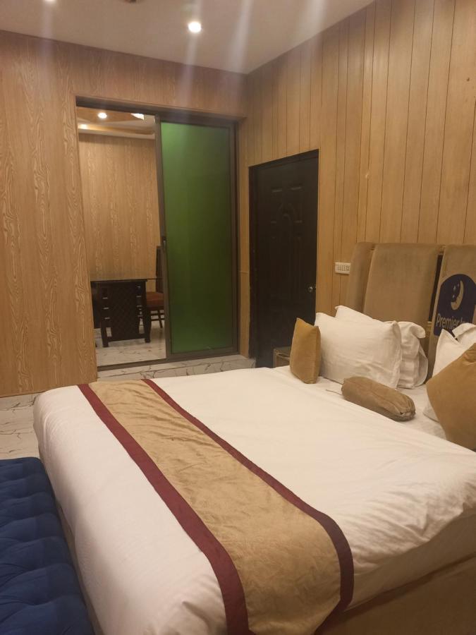 Premier Inn Johar Town Лахор Екстер'єр фото