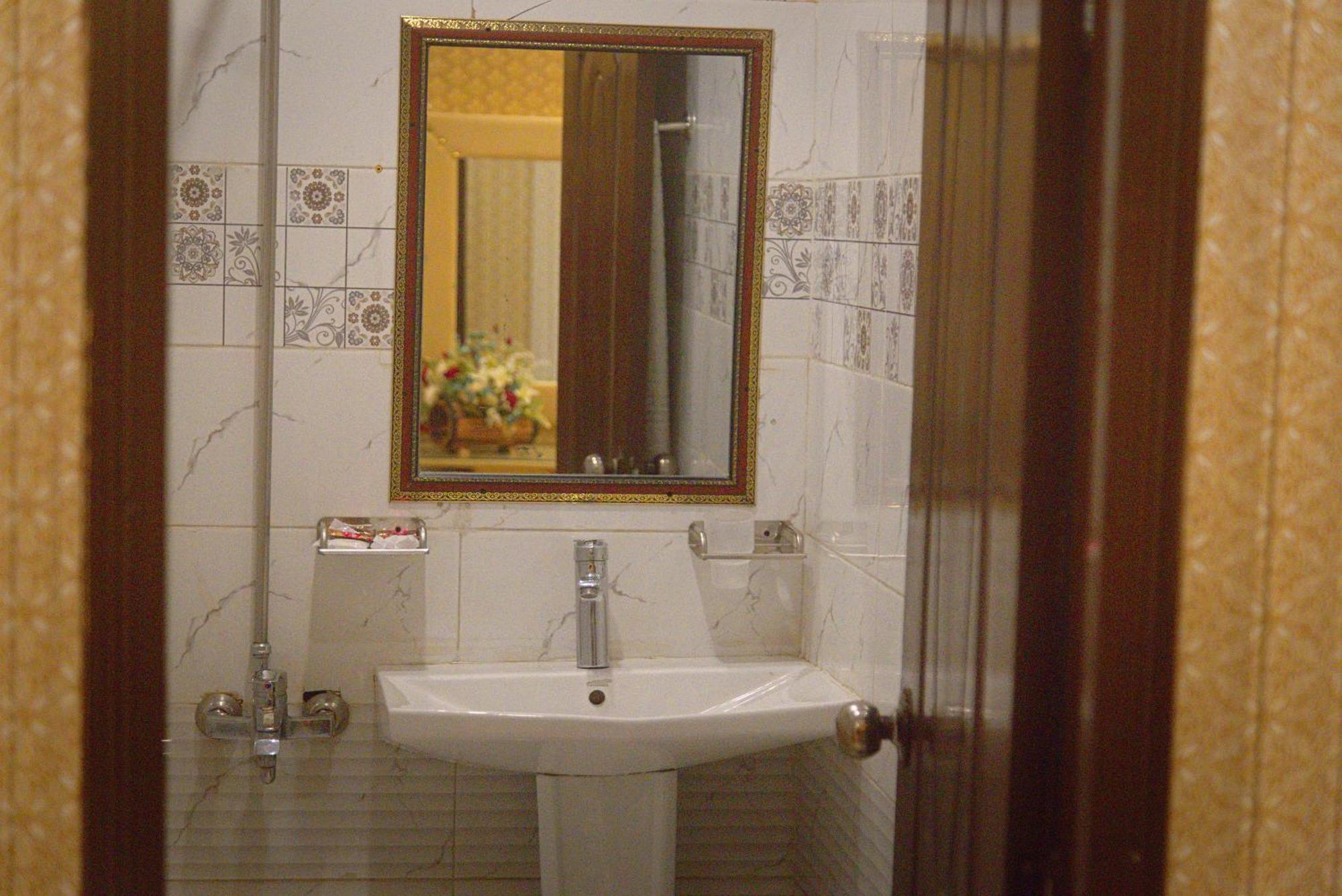 Premier Inn Johar Town Лахор Екстер'єр фото