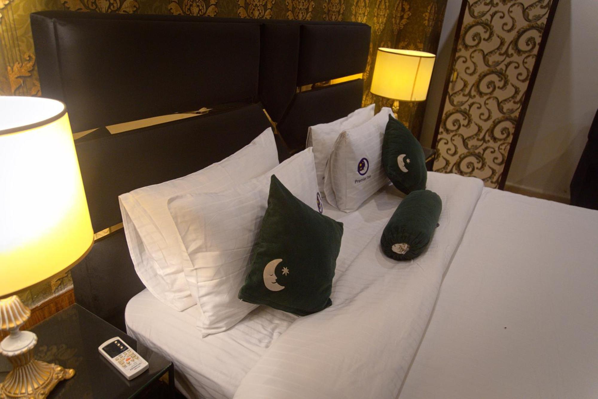 Premier Inn Johar Town Лахор Екстер'єр фото