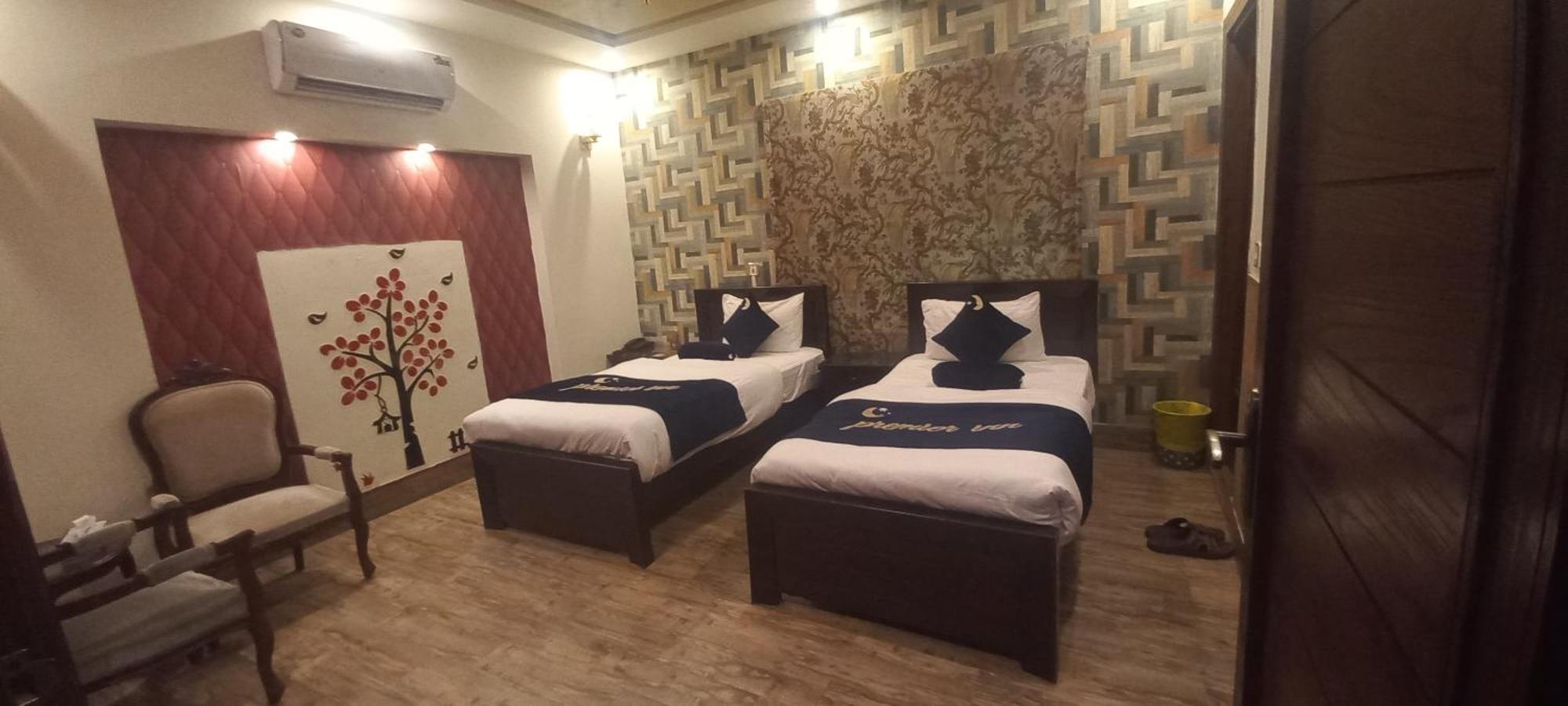 Premier Inn Johar Town Лахор Екстер'єр фото