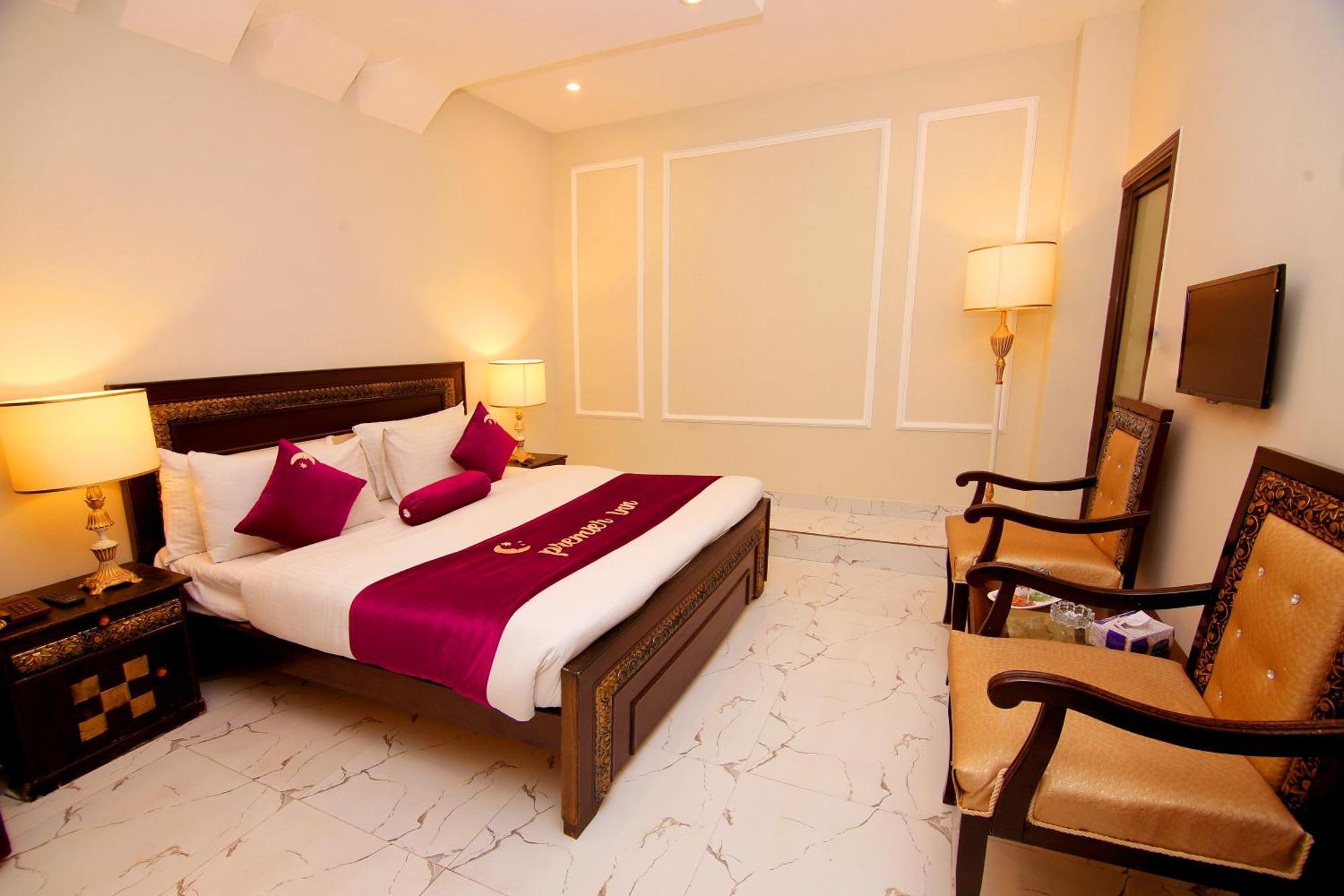Premier Inn Johar Town Лахор Екстер'єр фото