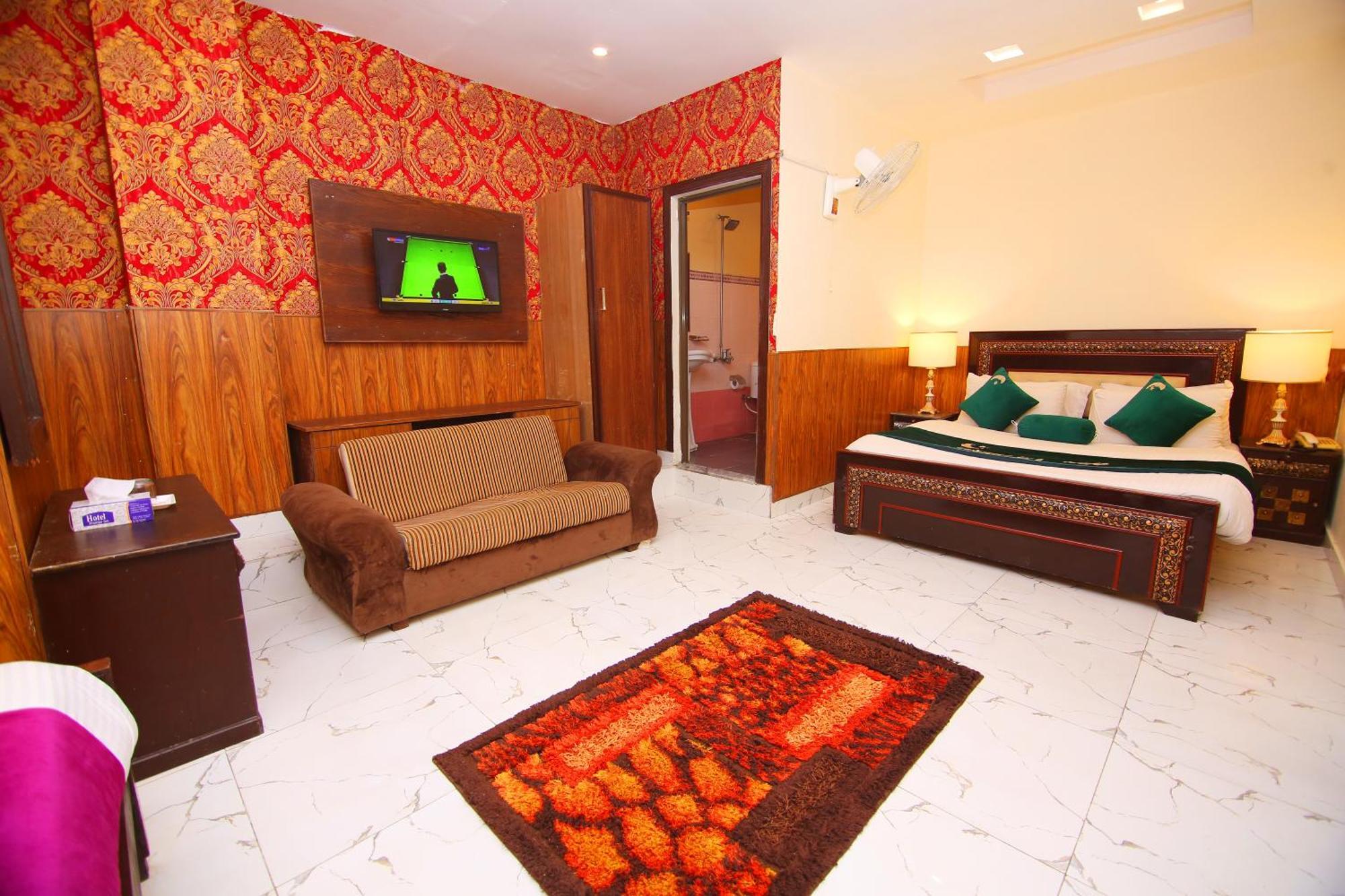 Premier Inn Johar Town Лахор Екстер'єр фото