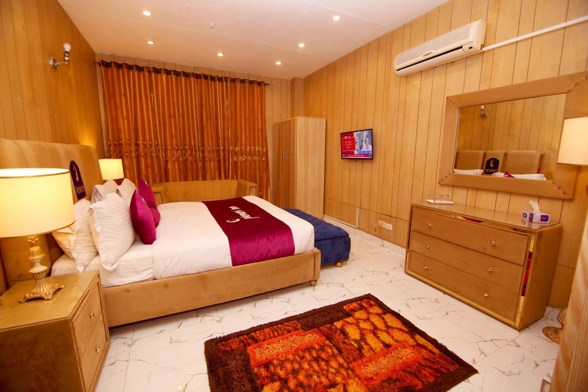 Premier Inn Johar Town Лахор Екстер'єр фото